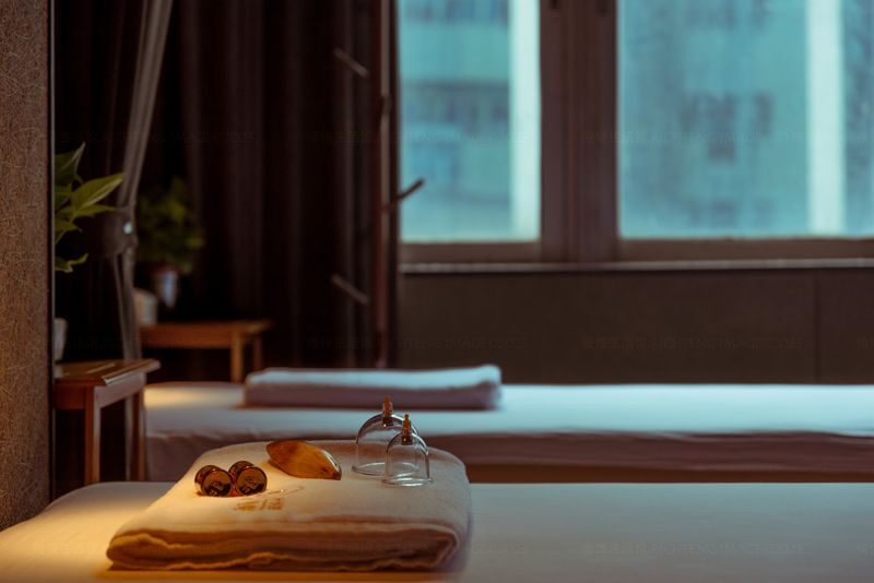 Manman Lifestyle, Sino-Thai Massage & Essential Oil SPA | Sea World Branch - Reading the price and package rules