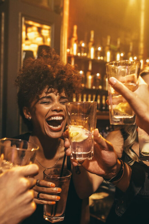 Mannheim: Group - Pub Crawl with Free Shots and VIP entry - Value and Practicality