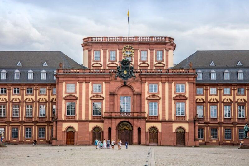 Mannheim, guided costume tour: Hangmen, Witches, Huguenots - A Close Look at the Mannheim Hangmen, Witches, and Huguenots Tour