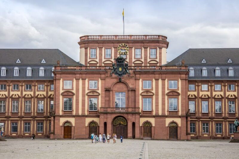 Mannheim, guided costume tour: Tour with Night Watchman - Good To Know