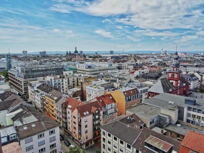 Mannheim: Insta-Perfect Walk With a Local - Tour Adaptability Features