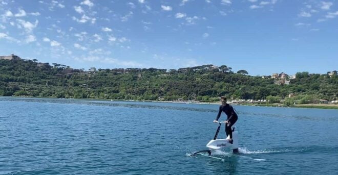 Manta5_HYDROFOIL BIKE on Albano Lake - What to Bring