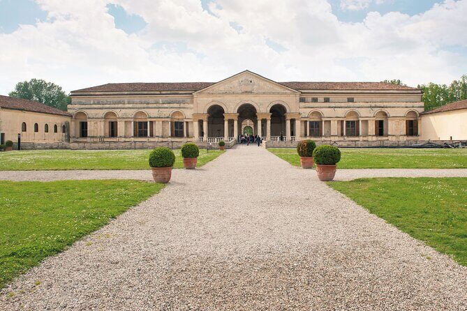 Mantova Walking Tour with Audio and Written Guide by a Local - Breaking Down the Itinerary: What to Expect