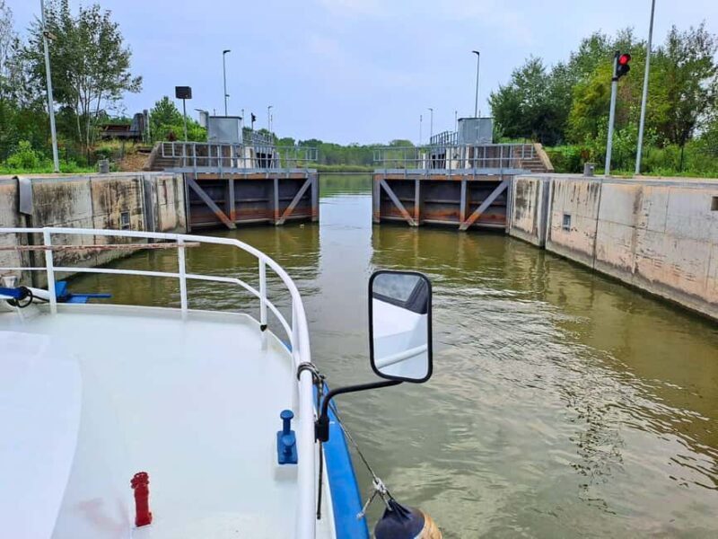 Mantua: Boat trip with a tour guide from the park to the port with the water lift - Final Words