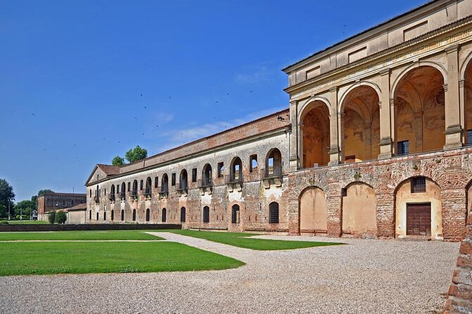 Mantua Gonzagas Residences Private 2-Hour Walking Tour - Inclusions