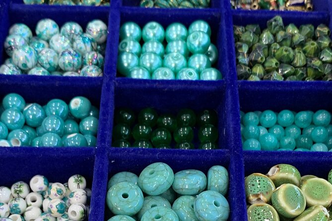 Manufacturing of Customizable Bracelets in Paris - Location and Meeting Point