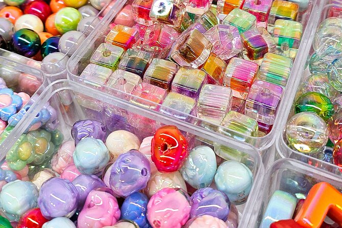 Manufacturing of Personalized Phone Clips or Bags in Paris - Tips for Creating Unique Designs