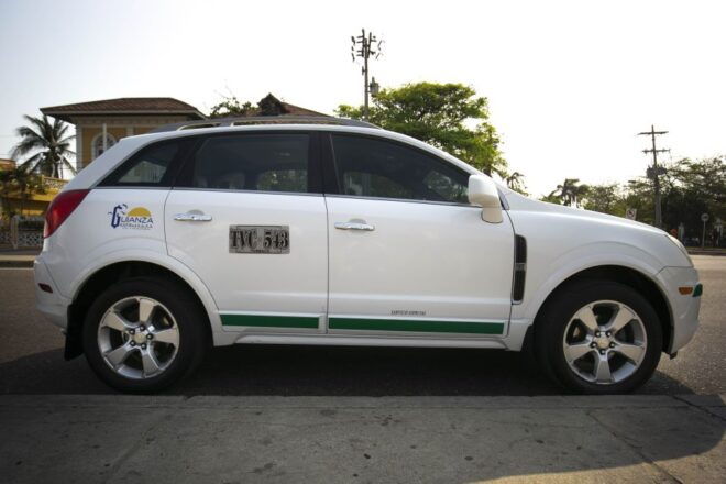 Manzanillo Del Mar: Rafael Nunez Airport Private Transfer - Language and Communication