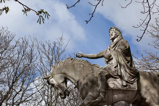 Marais Semi Private Walking Tour - Tour Details