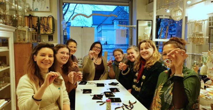 Maral Kunst : Jewelry Bar Experience (Jewelry Making) - Creative Process