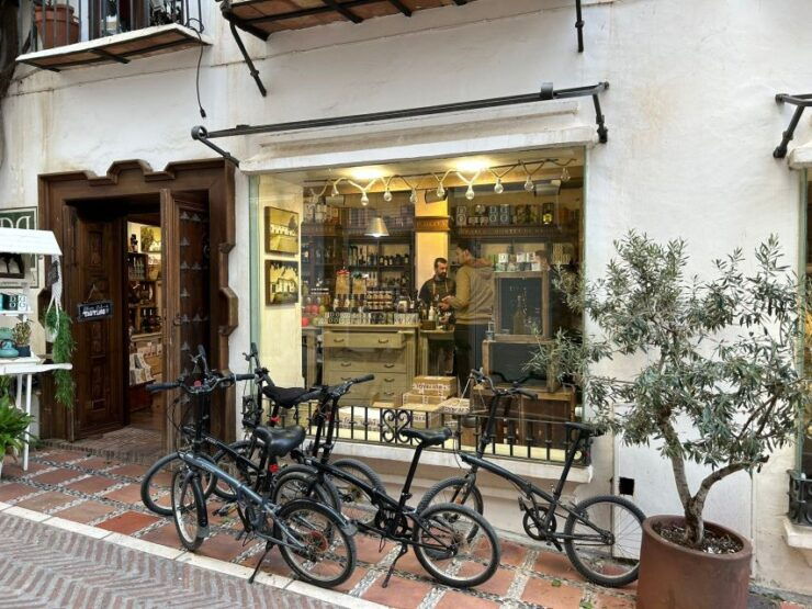 Marbella: Guided Bike Tour With Tapas Tasting and Drinks - Experience Highlights
