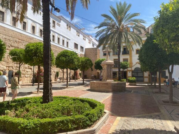 Marbella: Premium Bike Tour With Tapas and Drink - Picturesque Old Town