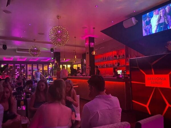 Marbella: Premium Tour Through the Nightlife of Puerto Banus - Mobility and Dress Code Considerations