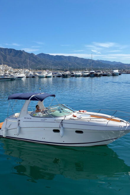 Marbella: Puerto Banús Costa Del Sol Private Boat Tour - Boat Features