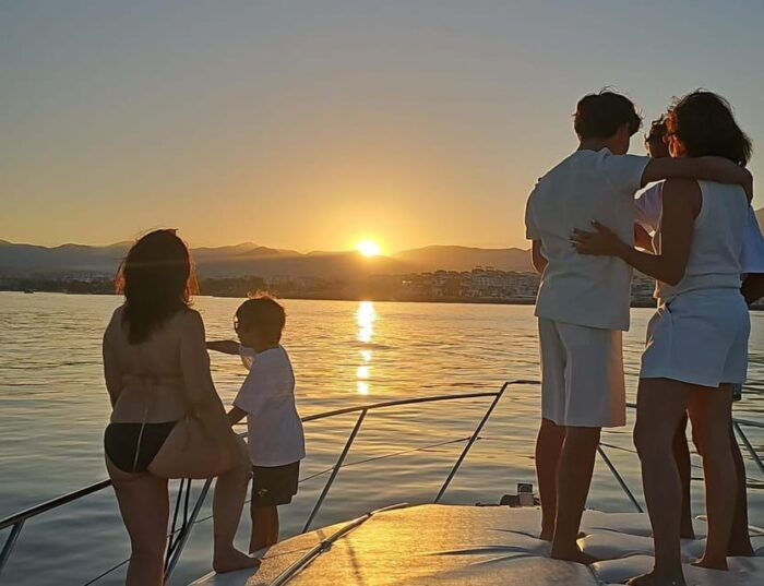 Marbella: Shared Cruise 2-4 Hours on Luxury Yacht Maximum 10 Pax. - Common Questions