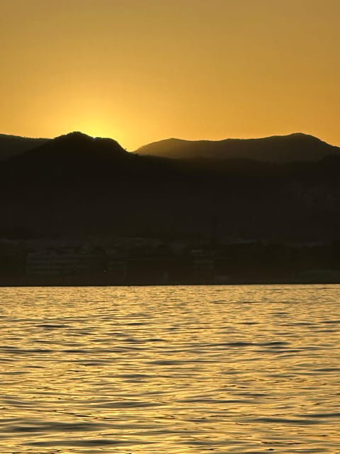 Marbella: Sunset on a Luxury Yacht Along the Marbella Coastline - Highlights