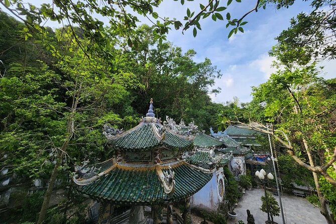 Marble Mountain &Hoi an Walking Tour With Night Market,Lantern ,Sampan Boat Ride - Local Cuisine and Cultural Experiences