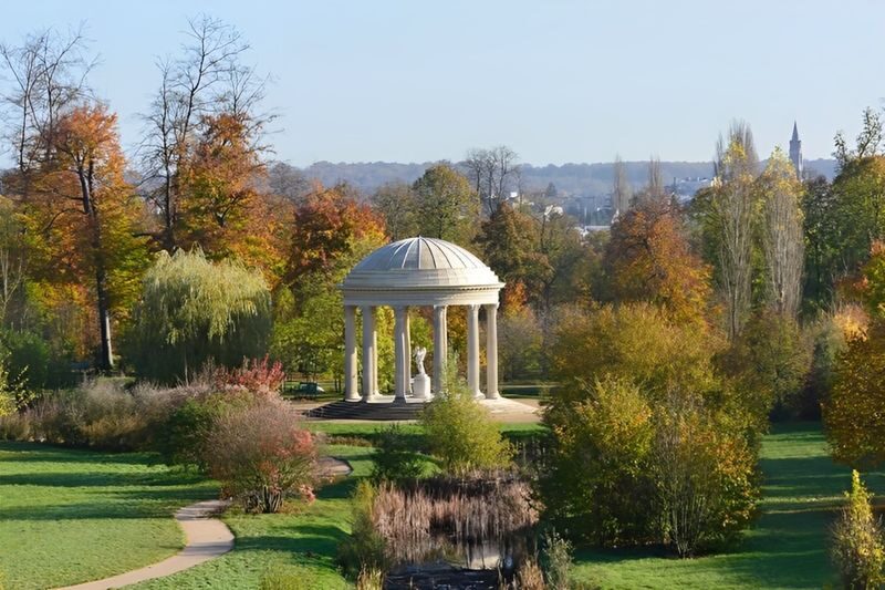 Marie Antoinettes Estate and Trianon Palaces Admission in Paris - How to plan two or three hours