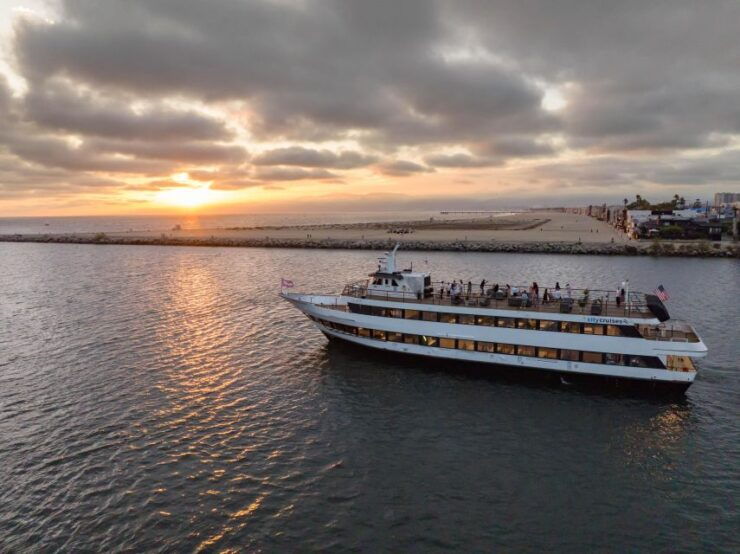 Marina Del Rey: Thanksgiving Buffet Brunch or Dinner Cruise - Experience Highlights