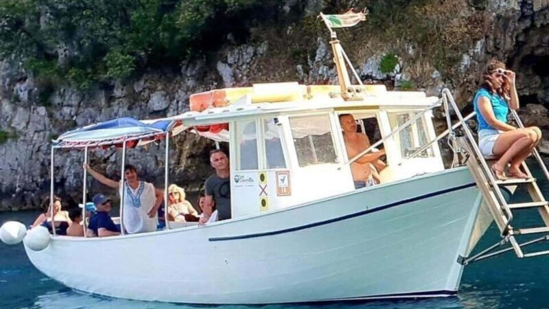 Marina di Camerota: boat tour in Baia Infreschi - Overview of the Marine Adventure