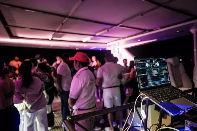 Marina Yacht Party Tour With Unlimited BBQ and Drinks in Dubai - Tour Itinerary and Highlights