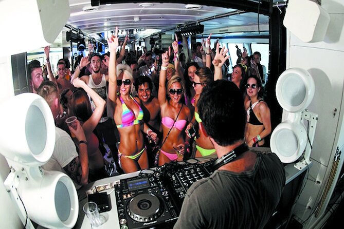 Marina Yacht Party Tour With Unlimited BBQ and Drinks in Dubai - Group Size and Pricing