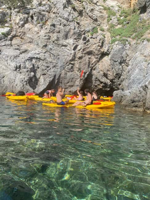 Marine Park of Bergeggi Island: Guided Kayak tour at sunset - An In-Depth Look at the Bergeggi Island Kayak Tour