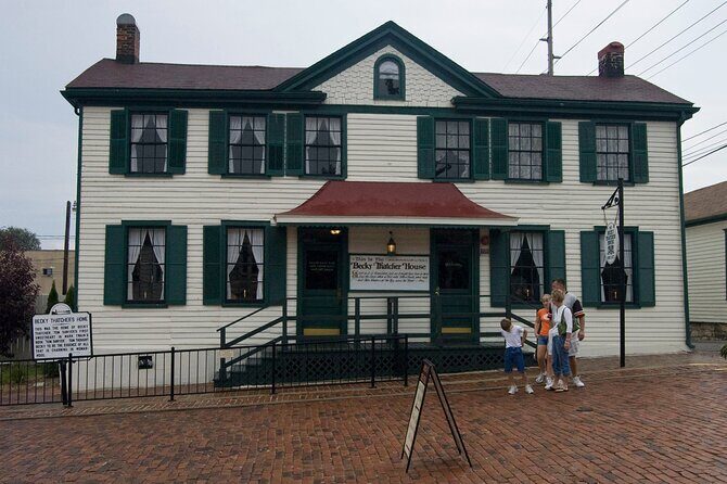 Mark Twains Hannibal Smartphone Walking Tour Plays as you walk - The Value of the Tour