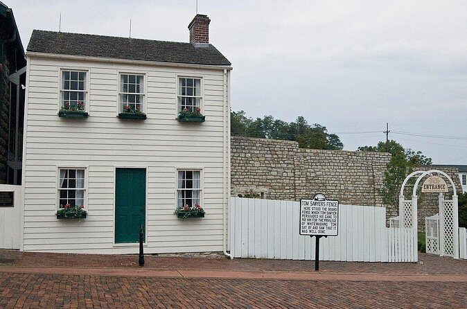 Mark Twains Hannibal Smartphone Walking Tour Plays as you walk - Who Would Enjoy This Tour?