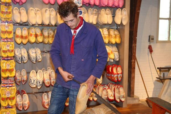 Marken, Volendam, and Edam Full-Day Tour From Amsterdam - Common Questions