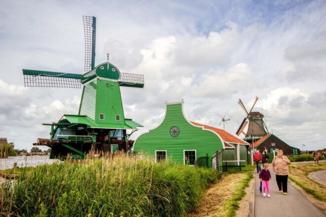 Marken, Volendam and Edam: Private Full-Day Tour - Tour Highlights