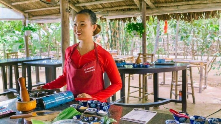 Market Tour, Basket Boat Ride and Cooking Class in Hoi An - Market Tour Highlights