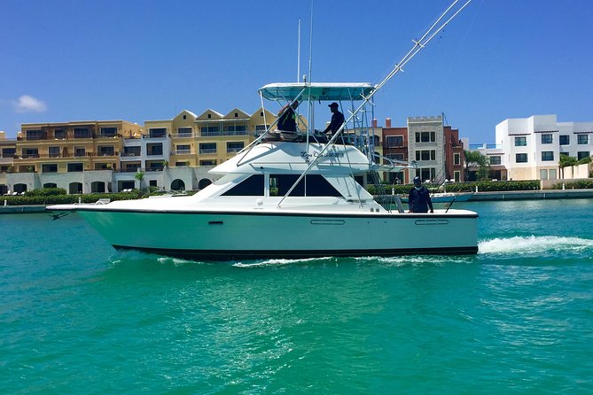 Marlin Fever at Marina Cap Cana -Private Sportfishing Charter - Boat Size and Capacity