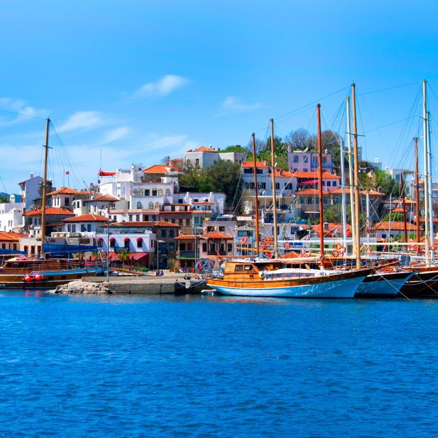 Marmaris: Coastal Sights Boat Tour With Swim Stops - Experience on the Boat Tour
