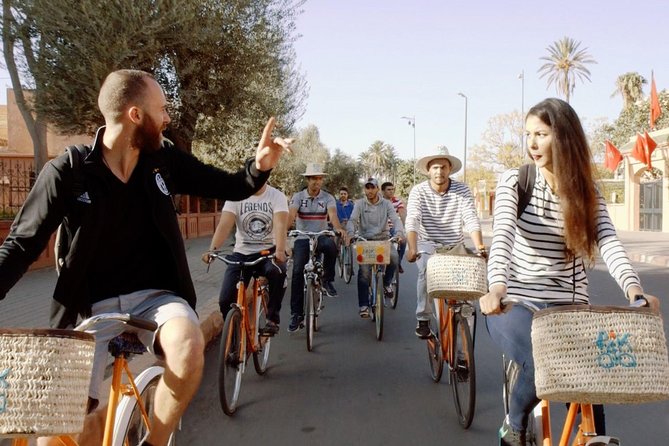 Marrakech by City Bike Tur - Exploring Menara Gardens and Jemaa El-Fnaa Square by Bike