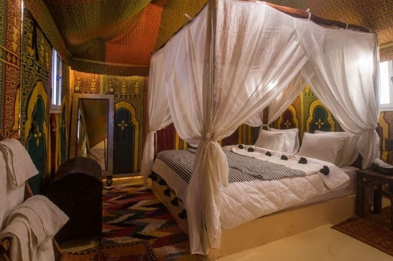 Marrakech Fes UNESCO Site and Desert 3-Day Tour - Day two: camel ride and a night in the dunes