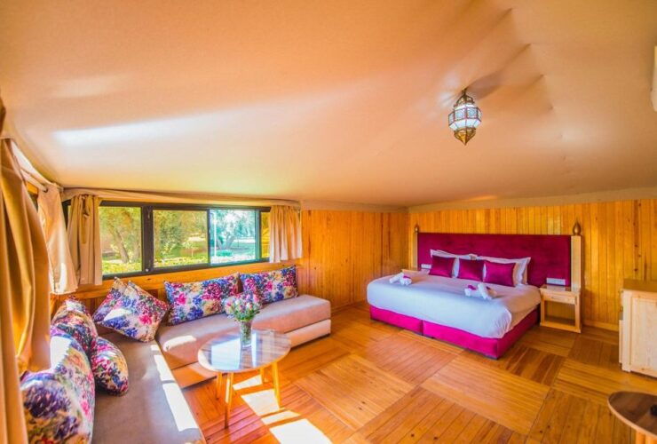 Marrakech: Overnight in Luxury Farm, Tent, Dinner & Transfer - Exquisite Dining Experience