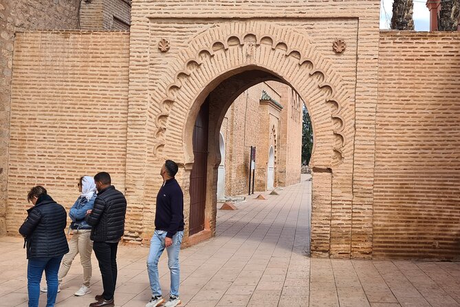 Marrakech Souk Shopping Tour: Uncover Medina Treasures - Experiencing Authentic Moroccan Hospitality