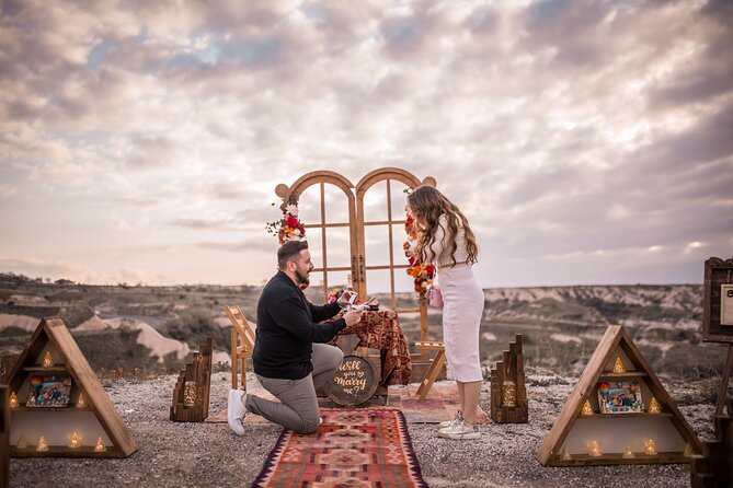 Marriage Proposal At Sunrise Time With Balloon View - Good To Know
