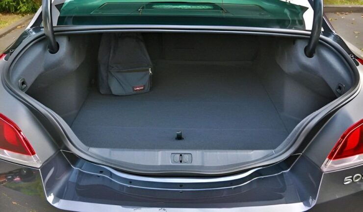 Marseille Airport: VIP Transfer to Baumaniere - Good To Know