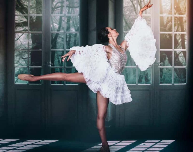 Marseille : Cabaret-theatre L'étoile bleue - Overview of the Experience