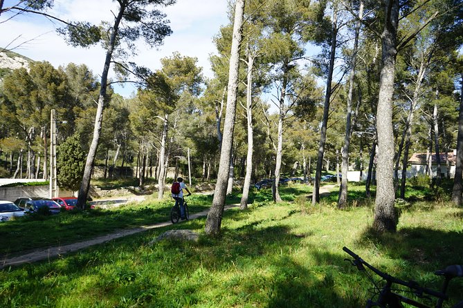 Marseille City and Calanques Electric Bike Tour - Itinerary