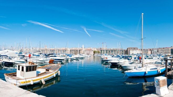 Marseille: City Exploration Game and Tour on Your Phone - Interactive Game Features
