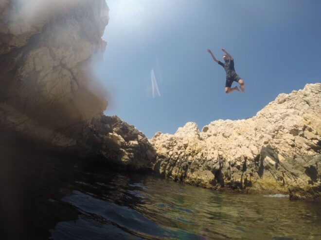 Marseille: Endoume Snorkeling Adventure With Snacks & Drinks - Refreshments and Snacks After the Adventure
