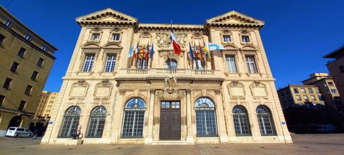 Marseille: Essential Guided Walking Tour of the City - Visiting Cours Honoré Destienne Dorves