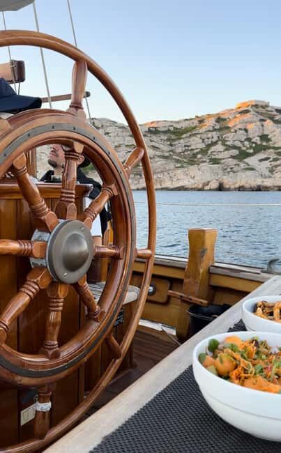 Marseille: Evening sailboat trip to the Calanques du Frioul with buffet and organic wine - Who This Tour Is Perfect For