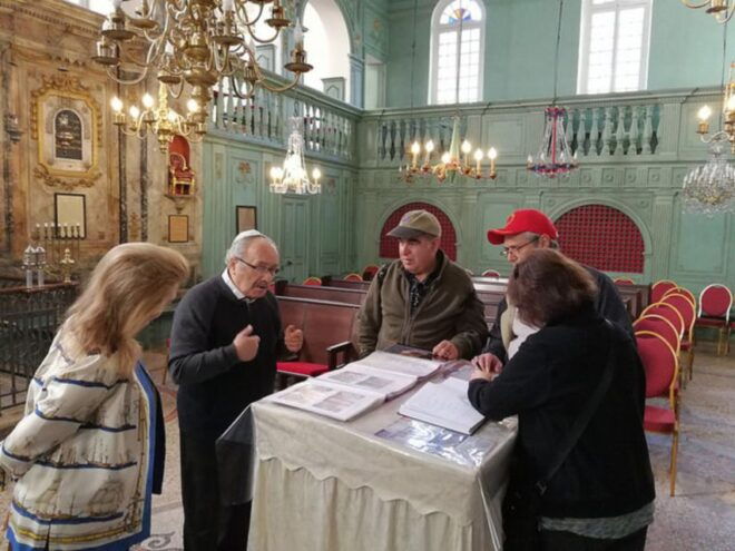 Marseille: Jewish Heritage in Provence 8-Hour Tour - Synagogues and Cemeteries