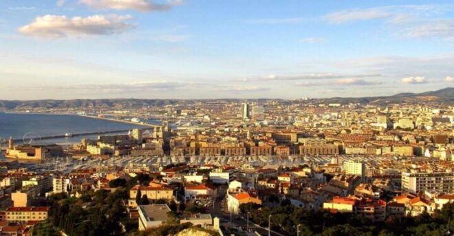 Marseille : Local Neighborhoods Guided Walking Tour - Description