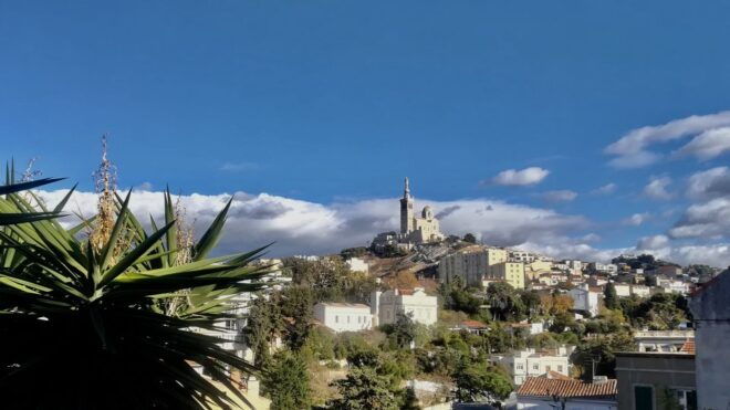 Marseille: Magnificent Neighborhoods Guided Walking Tour - Review Summary