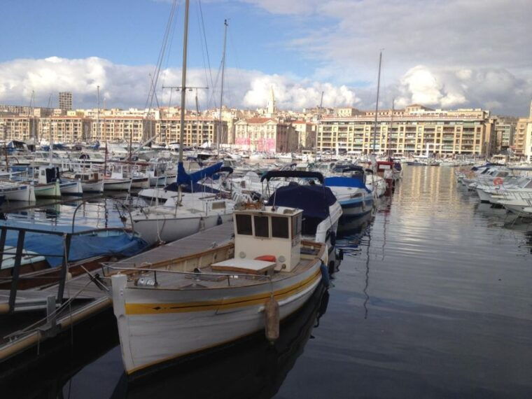 Marseille: Panier & Notre-Dame De La Garde Half-Day Tour - Exploring Le Panier District